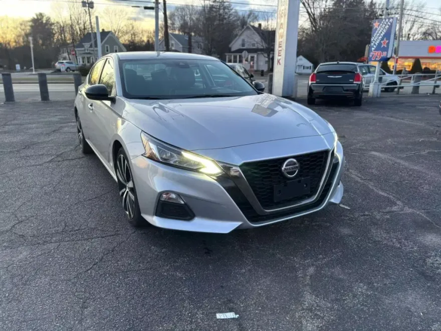 2020 Nissan Altima 2.5 SR photo 1