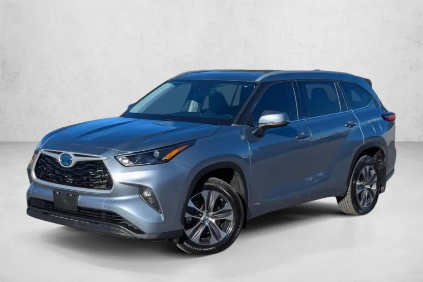 2022 Toyota Highlander Hybrid XLE photo 1