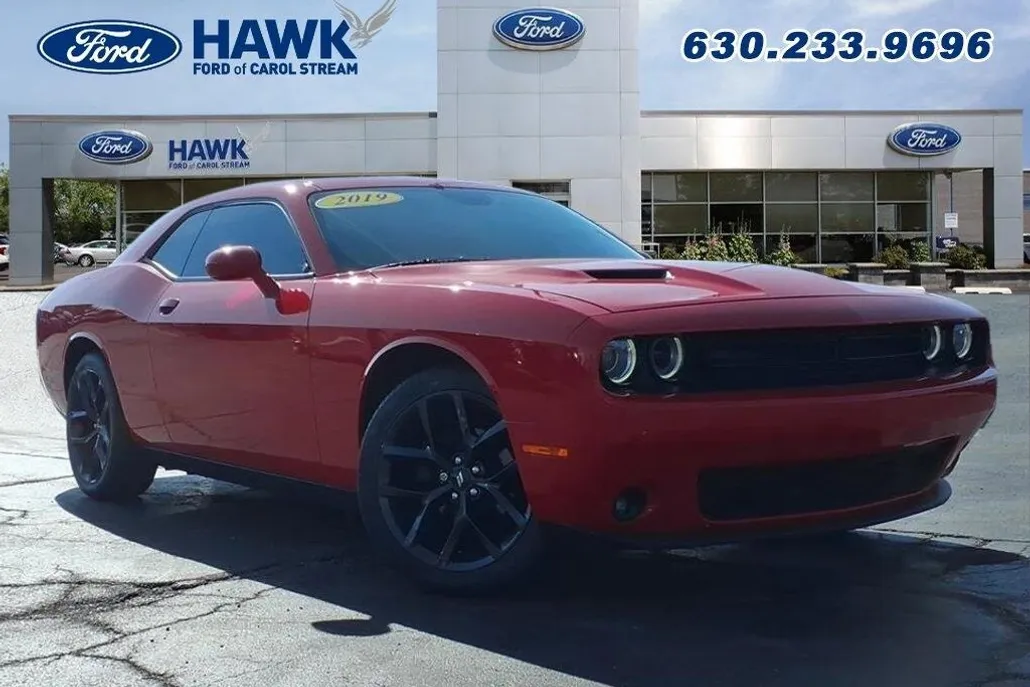 2019 Dodge Challenger SXT photo 1