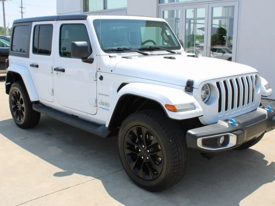2022 Jeep Wrangler 4xe Unlimited Sahara photo 1
