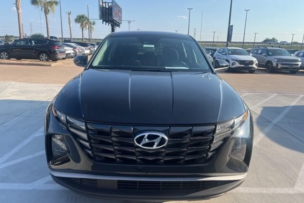 2023 Hyundai Tucson SE photo 1