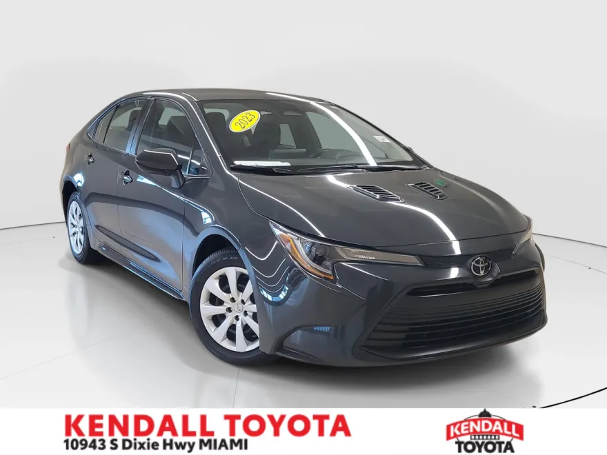 2023 Toyota Corolla LE photo 1