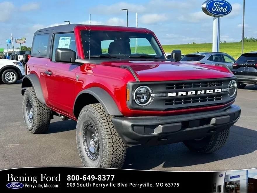 2025 Ford Bronco Base photo 1