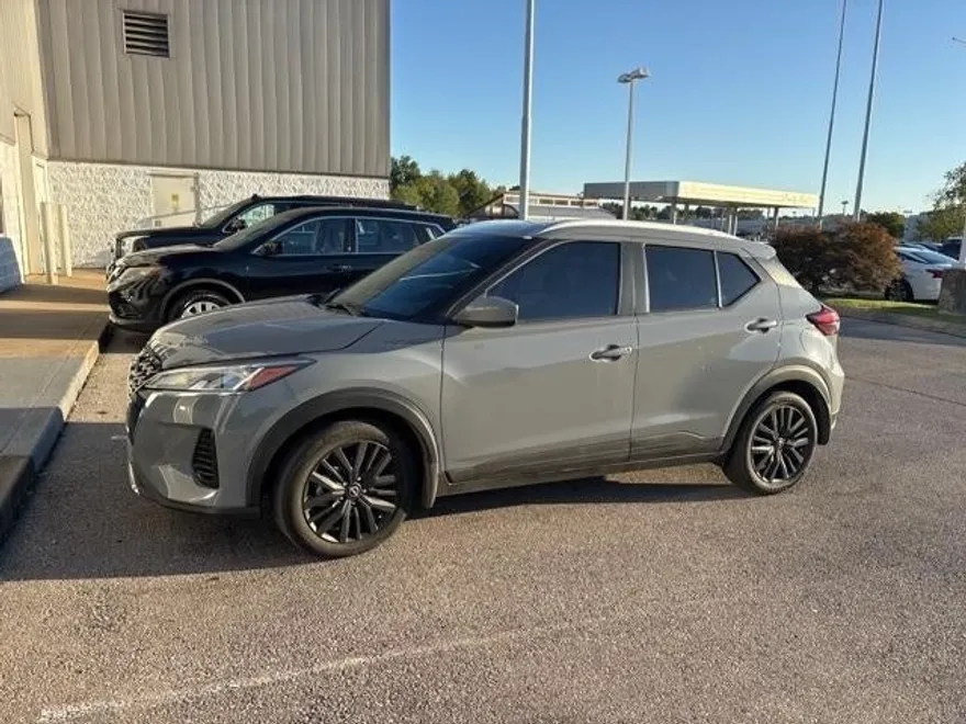 2024 Nissan Kicks SV photo 1