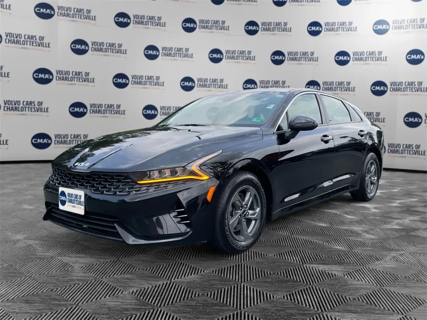 2022 Kia K5 LX photo 1