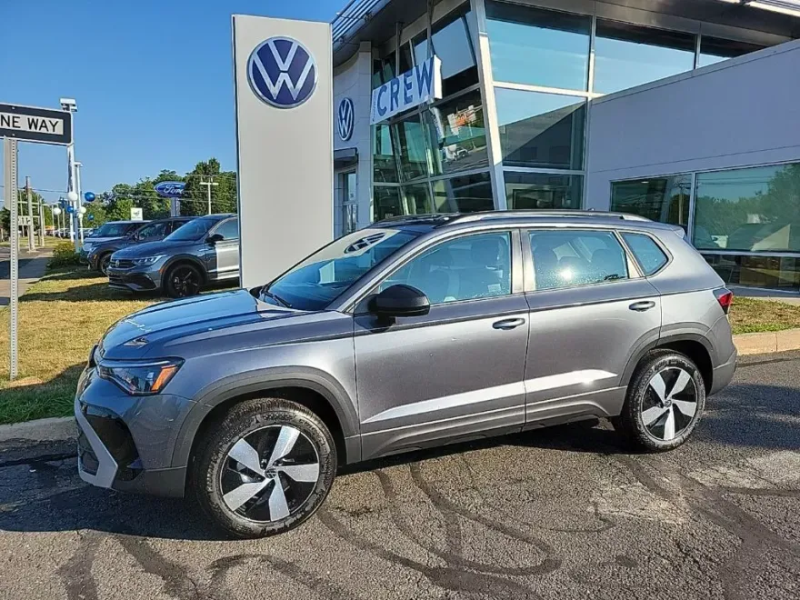 2025 Volkswagen Taos S photo 1