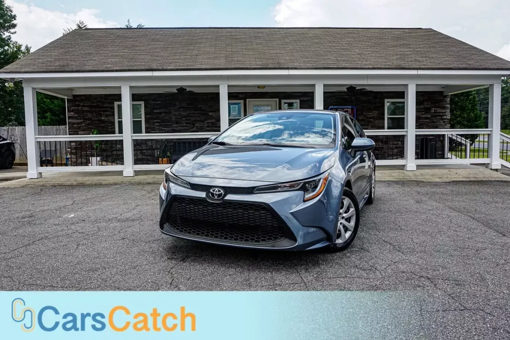2021 Toyota Corolla LE photo 1