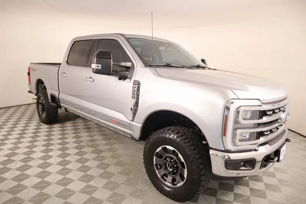 2024 Ford F-250 Lariat photo 1