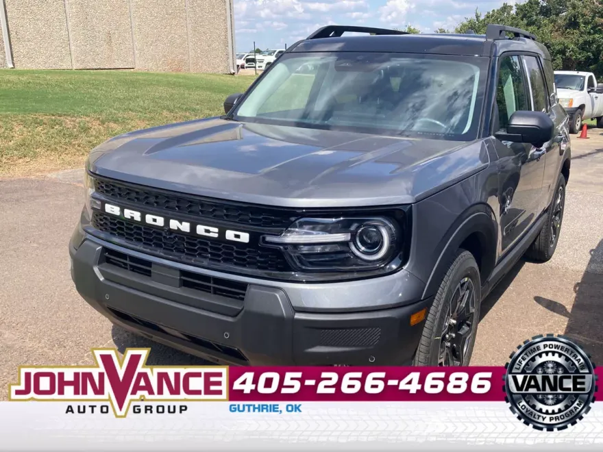 2025 Ford Bronco Sport Outer Banks photo 1