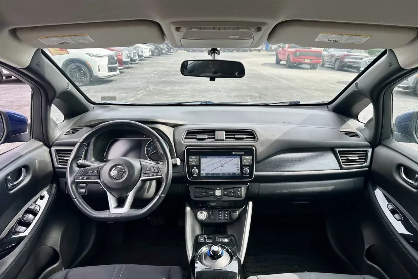 2018 Nissan Leaf SV photo 1