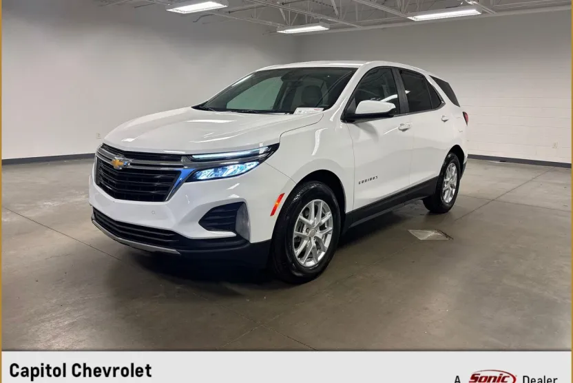 2024 Chevrolet Equinox LT photo 1