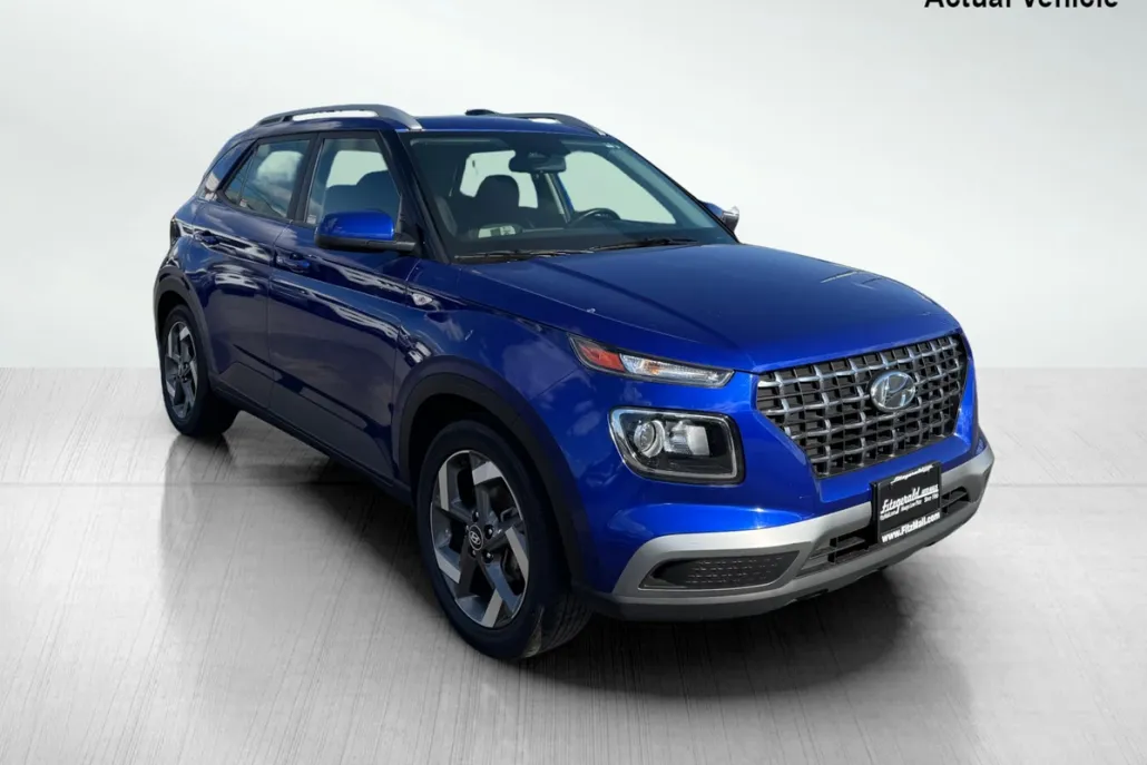 2023 Hyundai Venue SEL photo 1