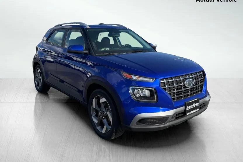 2023 Hyundai Venue SEL photo 1