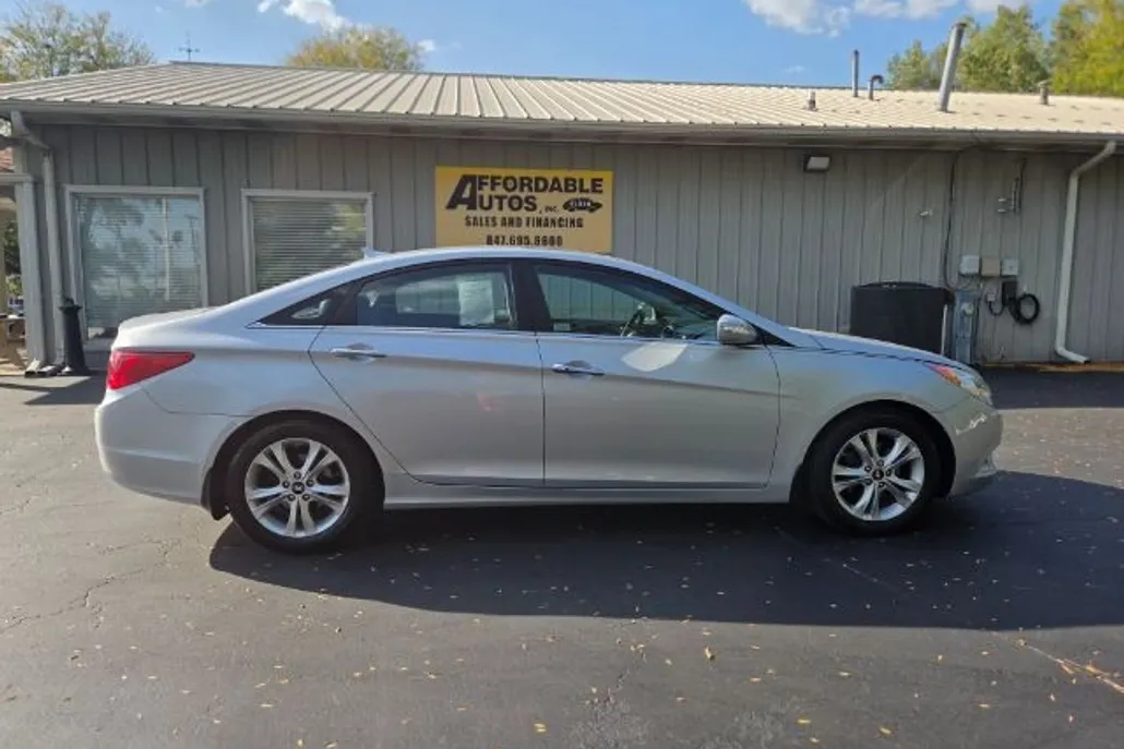 2011 Hyundai Sonata Limited photo 1
