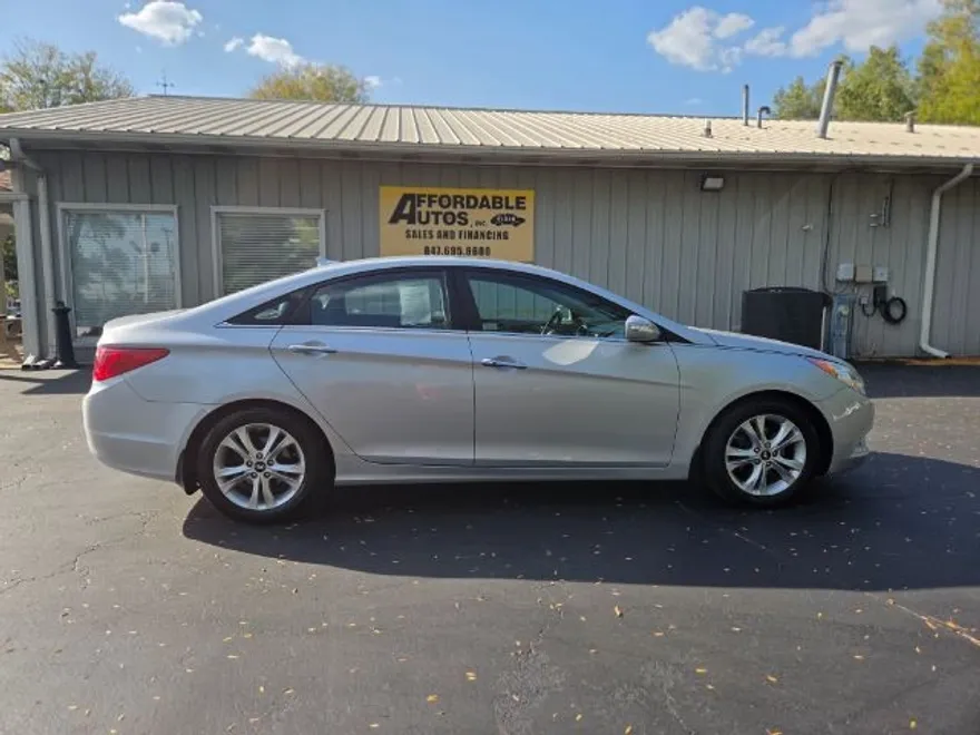2011 Hyundai Sonata Limited photo 1