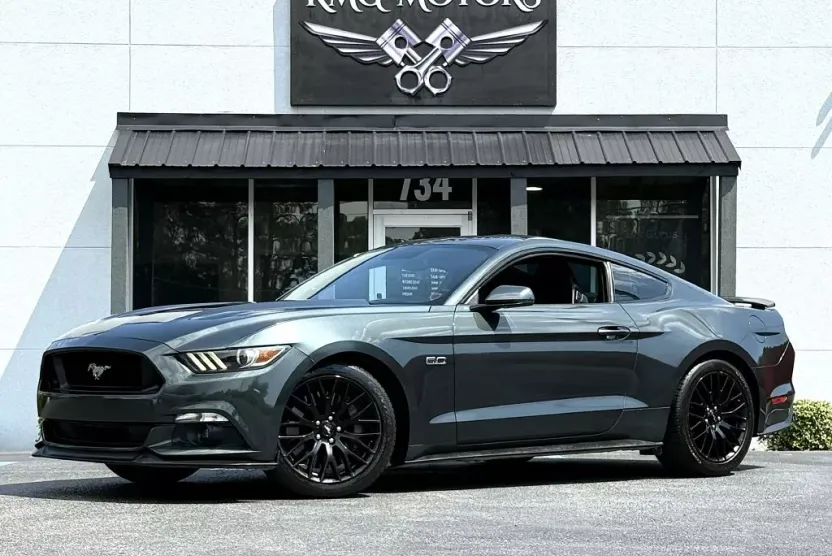 2015 Ford Mustang GT Premium photo 1