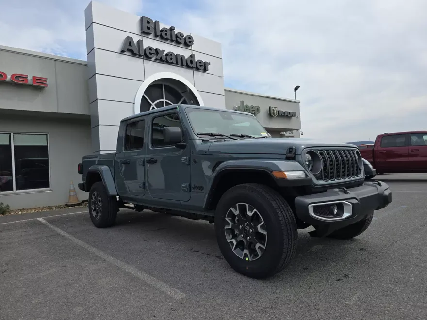 2025 Jeep Gladiator Sport S photo 1