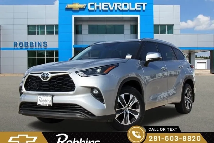 2021 Toyota Highlander XLE photo 1