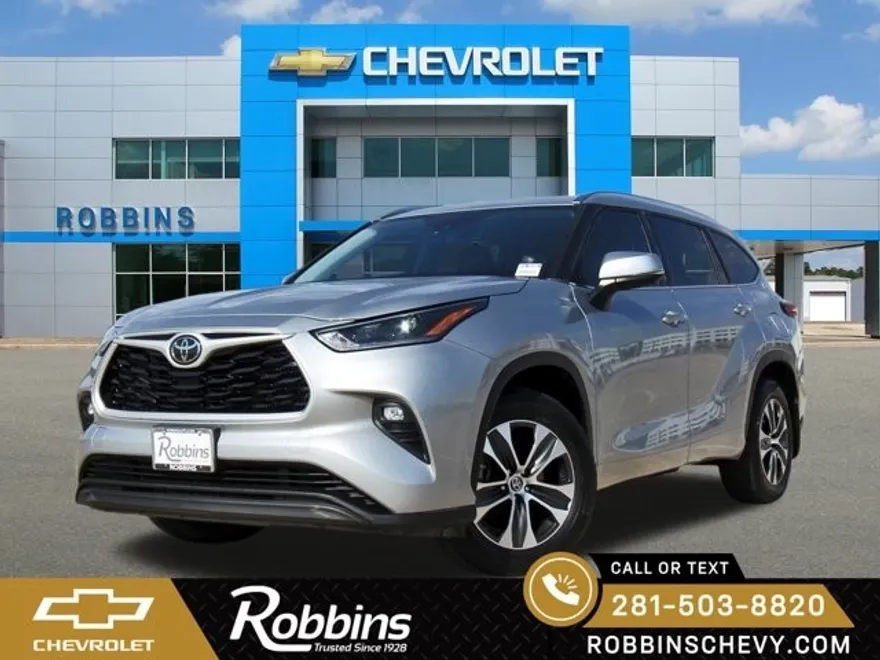 2021 Toyota Highlander XLE photo 1