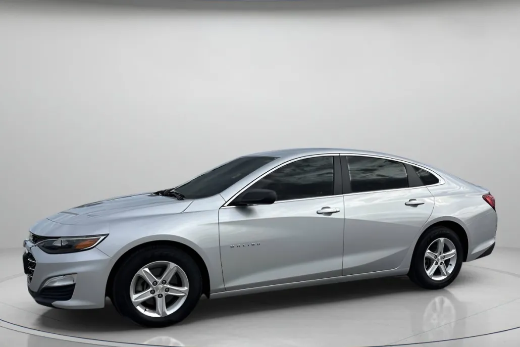 2020 Chevrolet Malibu LS photo 1