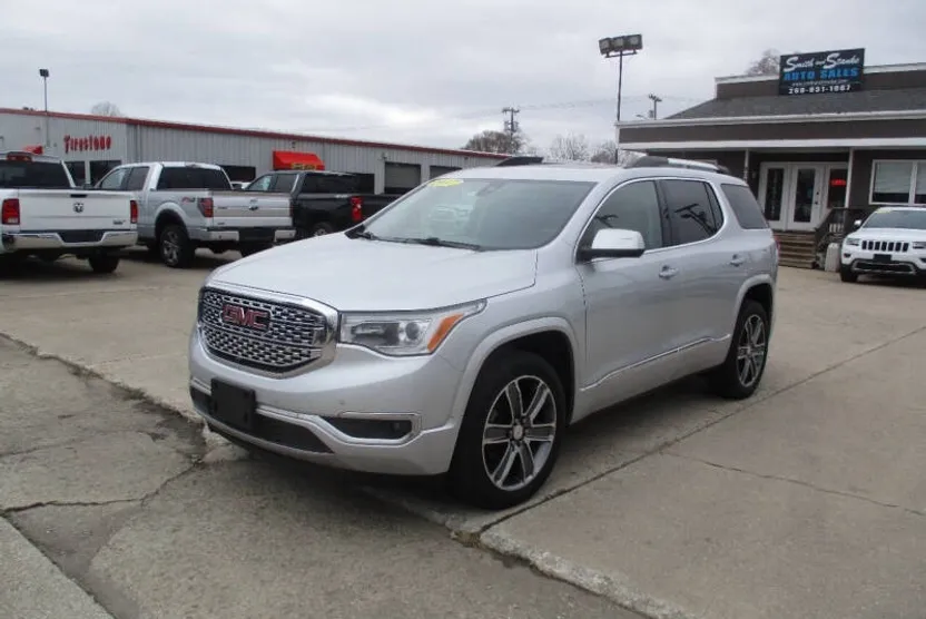 2017 Gmc Acadia Denali photo 1