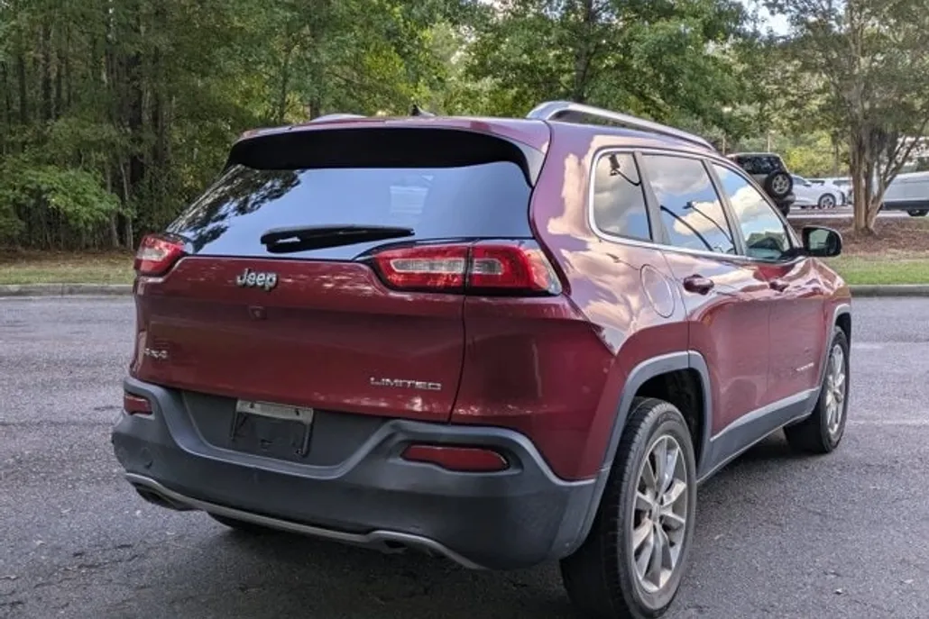 2015 Jeep Cherokee Limited Sport photo 1