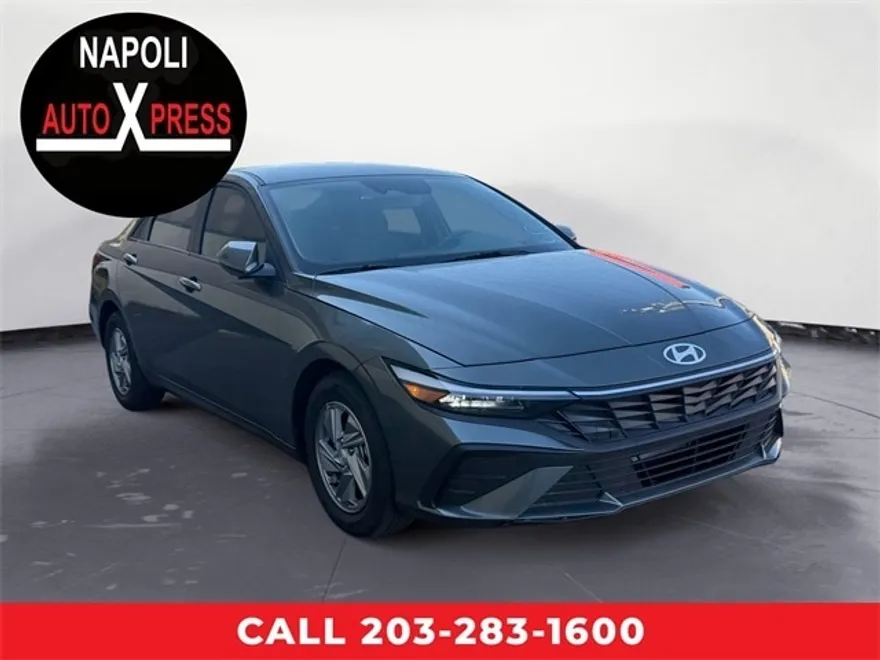 2025 Hyundai Elantra SE photo 1