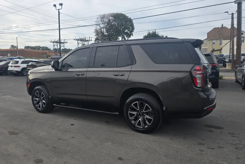 2021 Chevrolet Tahoe Z71 photo 1