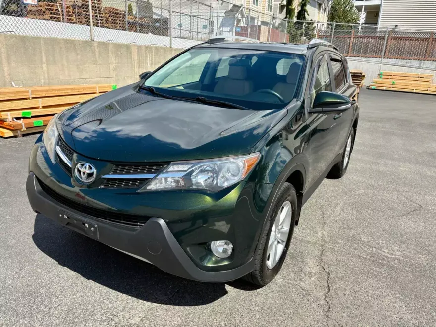 2013 Toyota RAV4 XLE Sport photo 1