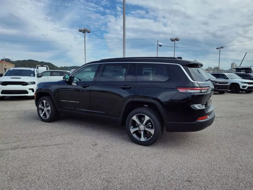 2025 Jeep Grand Cherokee Limited photo 1