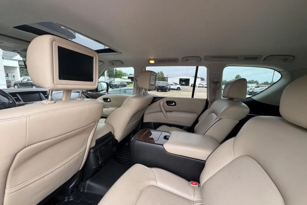 2018 Nissan Armada Platinum photo 1