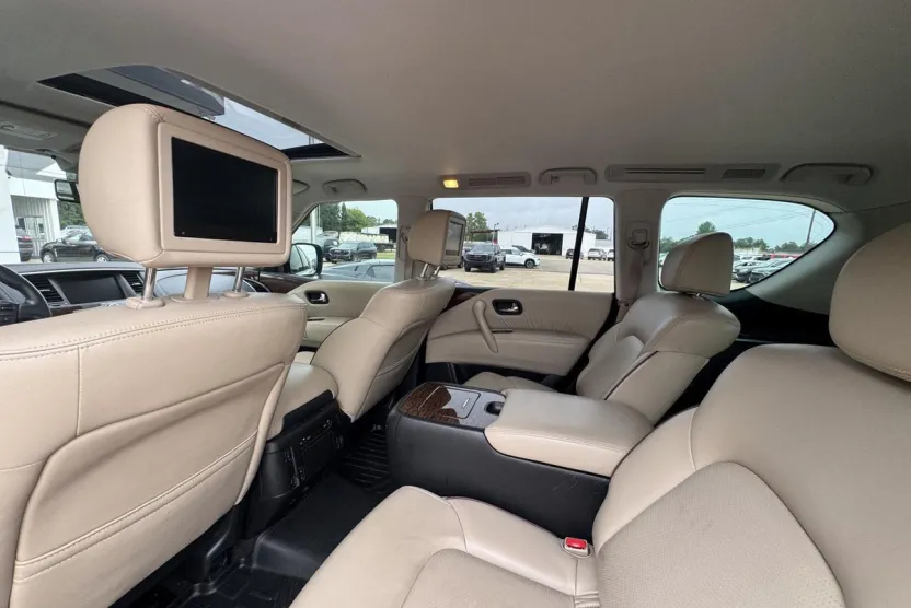 2018 Nissan Armada Platinum photo 1