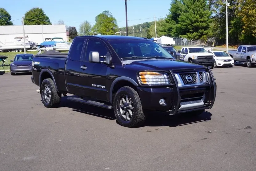 2014 Nissan Titan PRO-4X photo 1