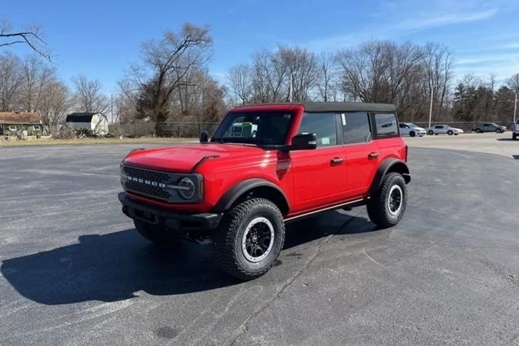 2024 Ford Bronco Badlands photo 1