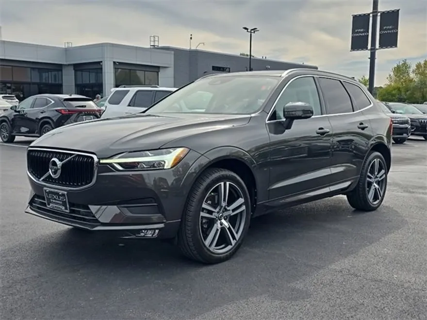 2021 Volvo XC60 T5 Momentum photo 1