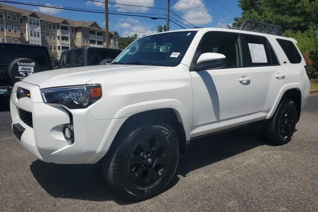 2019 Toyota 4Runner SR5 photo 1