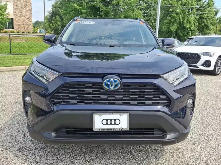 2021 Toyota RAV4 Hybrid XLE photo 1