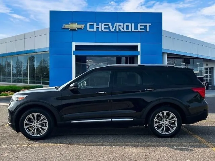 2023 Ford Explorer Limited photo 1