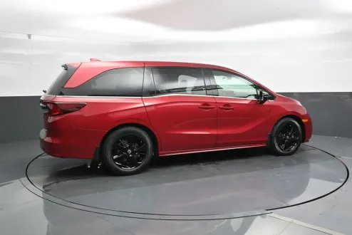 2023 Honda Odyssey Sport photo 2