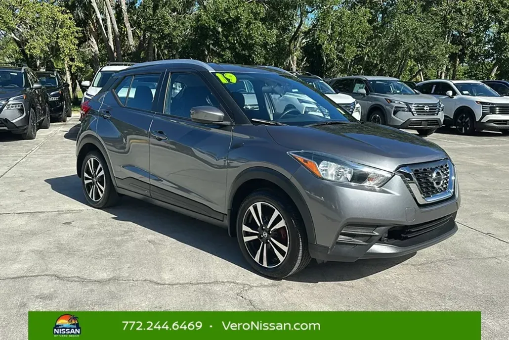 2019 Nissan Kicks SV photo 1