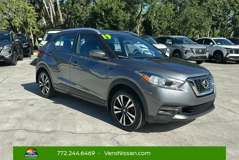 2019 Nissan Kicks SV photo 1