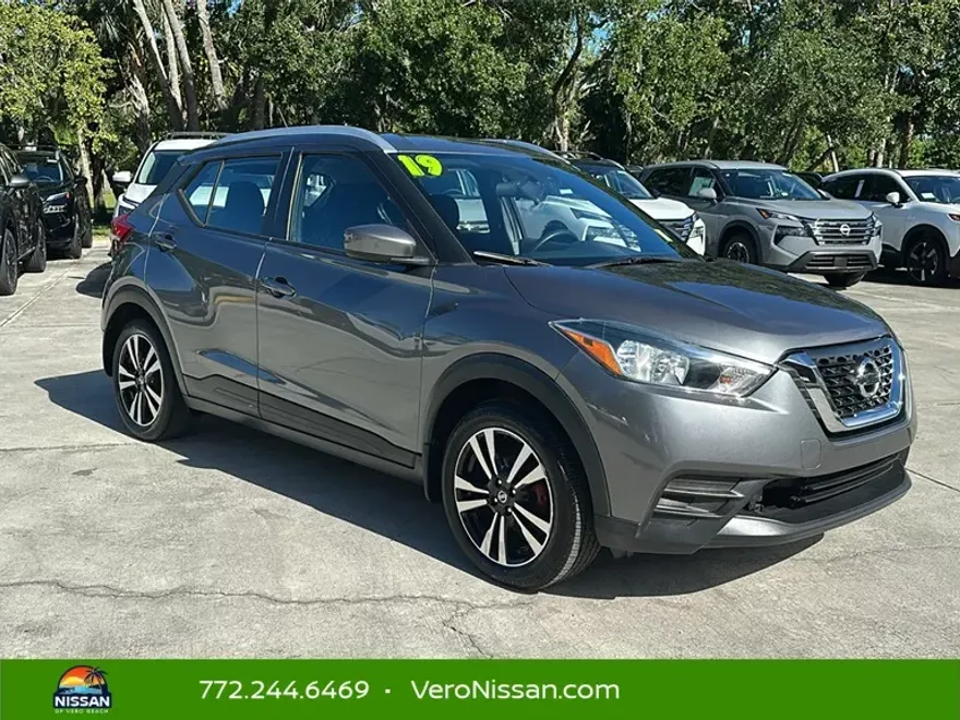 2019 Nissan Kicks SV photo 1