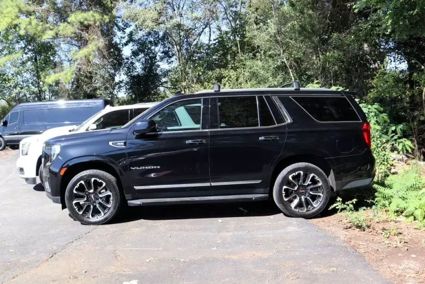 2022 Gmc Yukon SLT photo 1