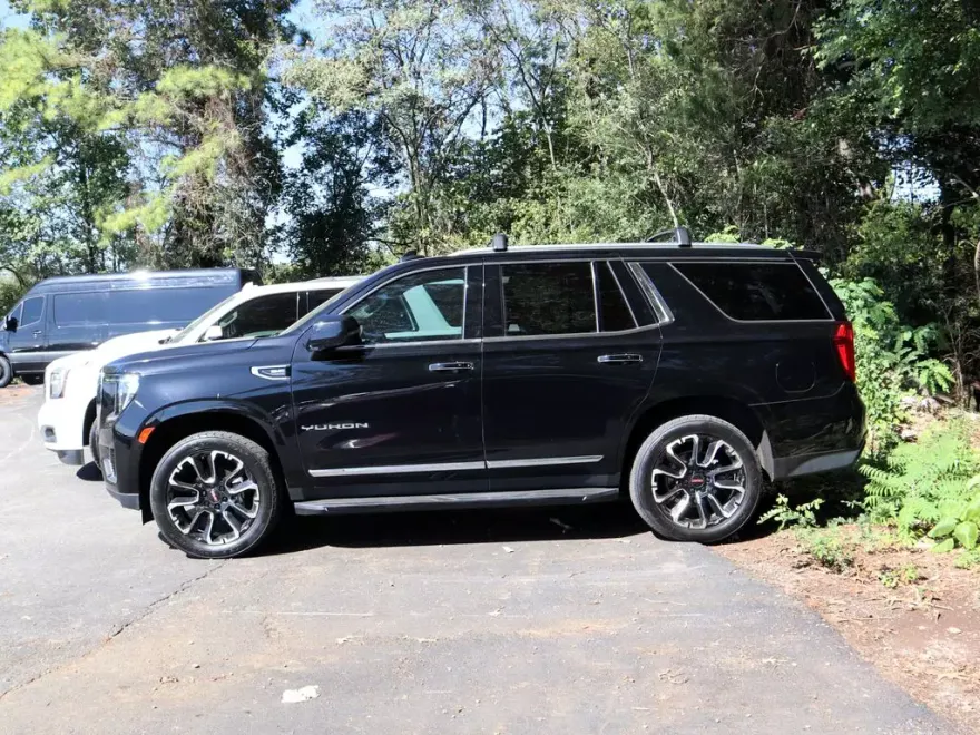 2022 Gmc Yukon SLT photo 1