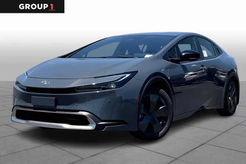 2025 Toyota Prius Plug-in Hybrid SE photo 1