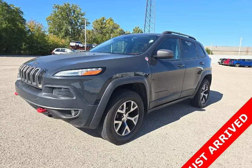 2017 Jeep Cherokee Trailhawk photo 1