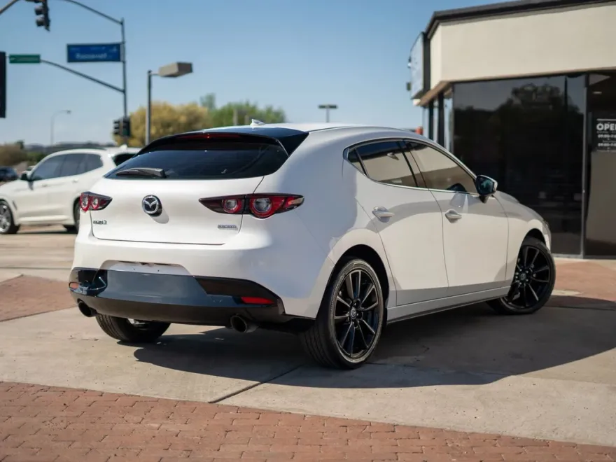 2022 Mazda Mazda3 Premium Hatchback photo 1