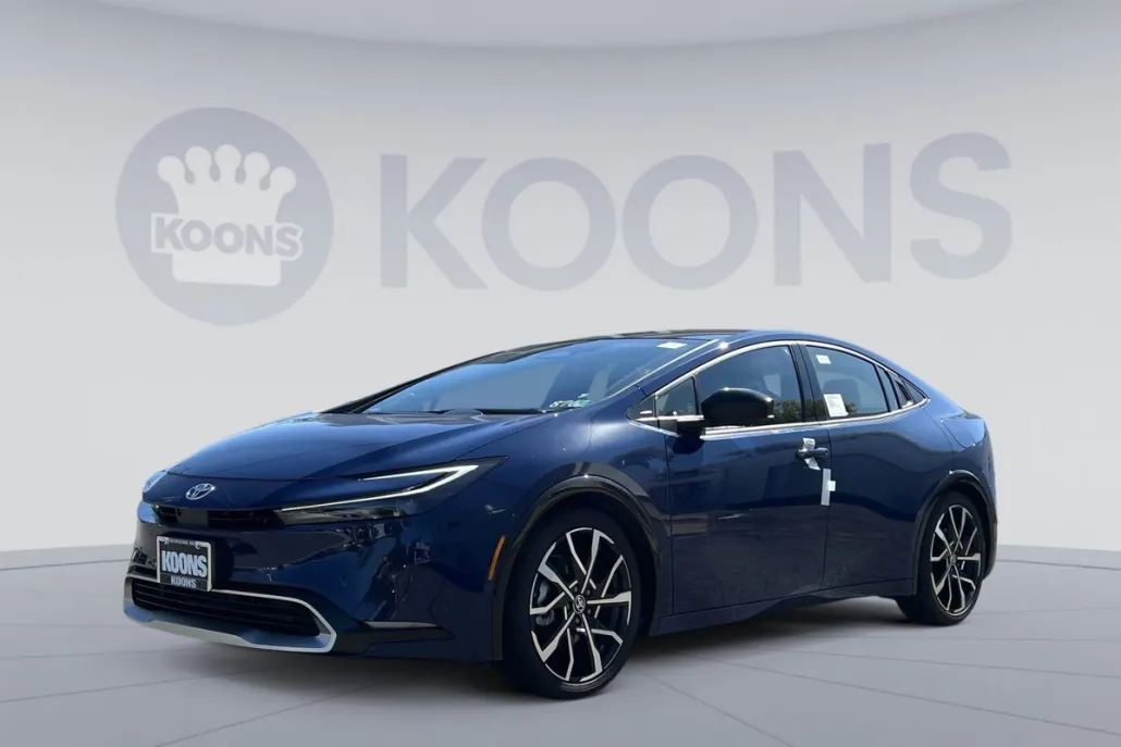 2026 Toyota Prius Plug-in Base photo 1