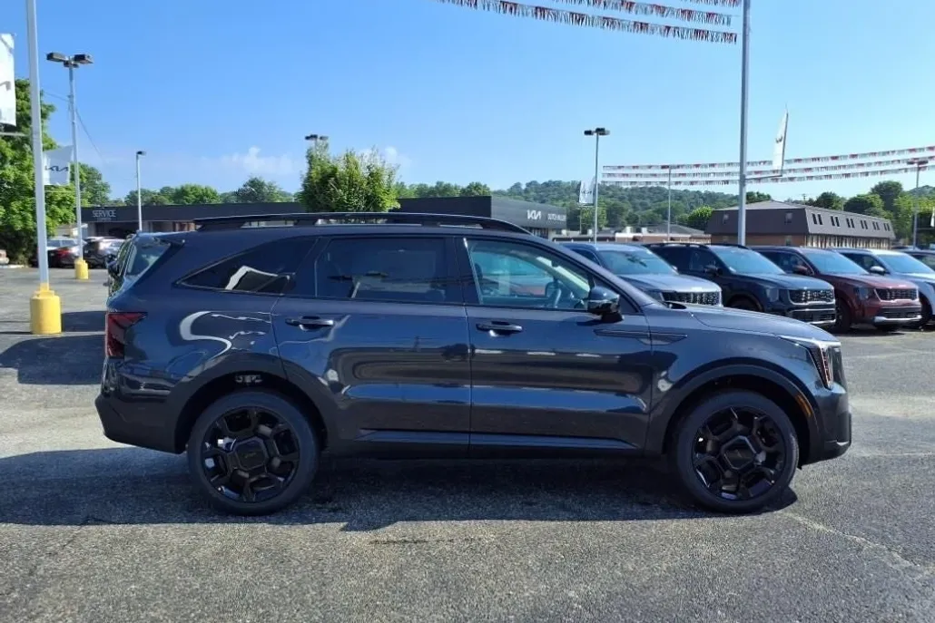 2025 Kia Sorento X-Line SX photo 1