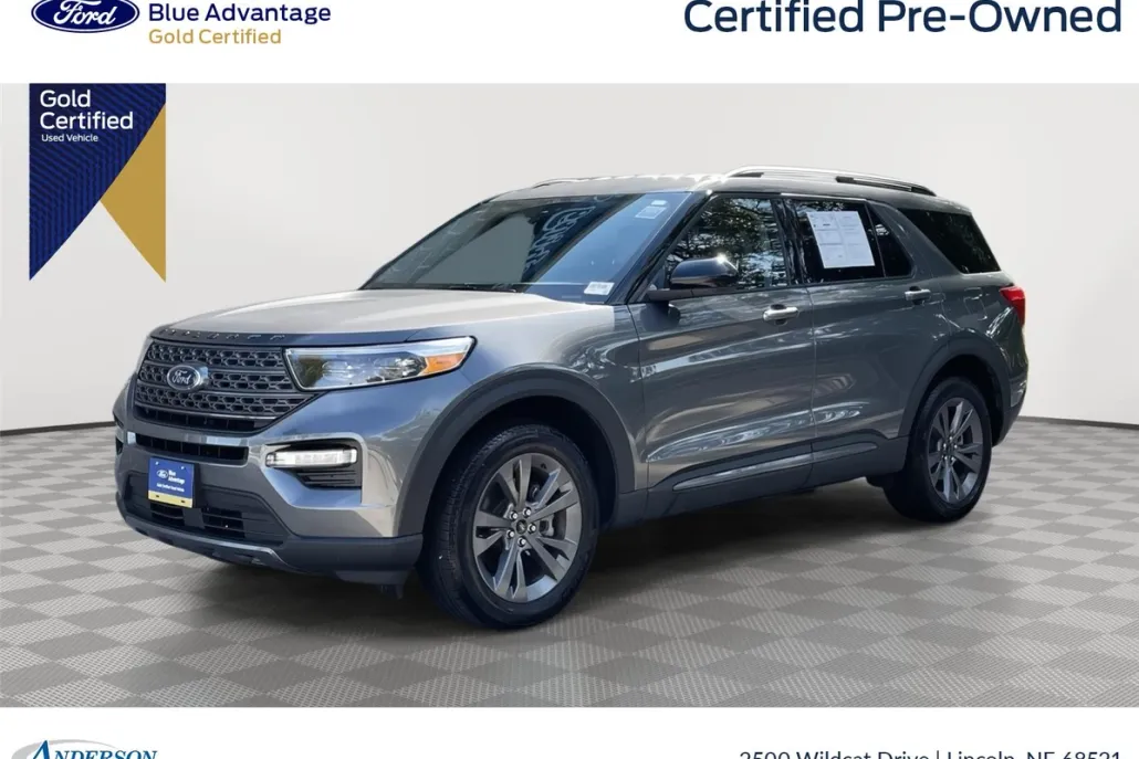 2023 Ford Explorer XLT photo 1